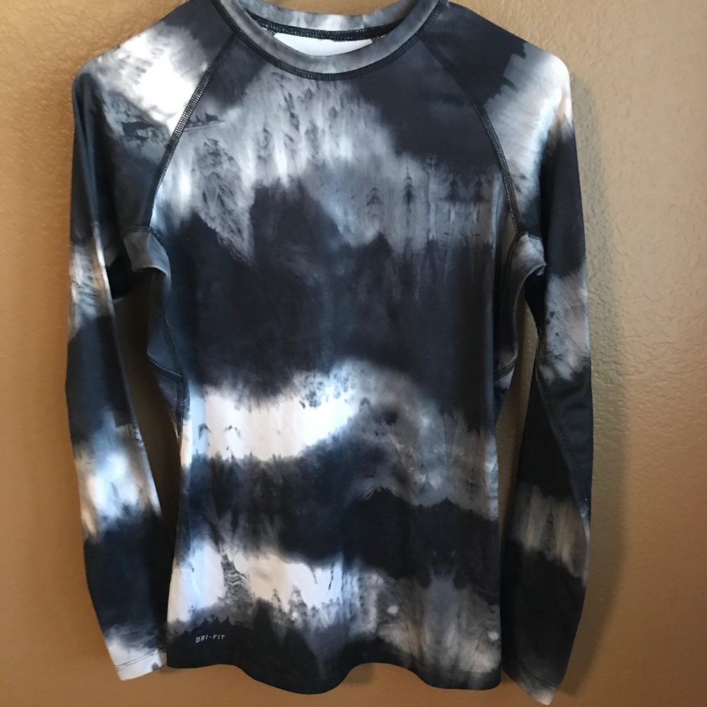 Nike Dri-Fit long Long Sleeve